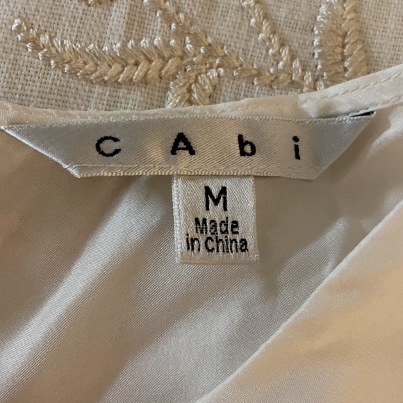 Cabi White Ruffle Top Tee Shirt Blouse Size M Medium Cap Sleeves Like New - Picture 4 of 4